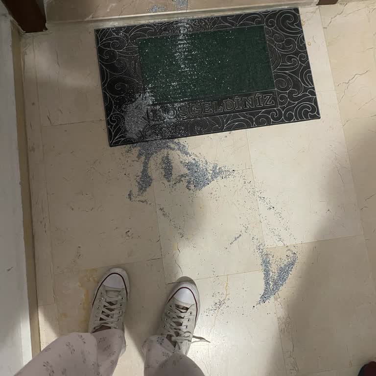 Kargo Görevlisinin Dikkatsizliği Ürünü Zarar Verdi