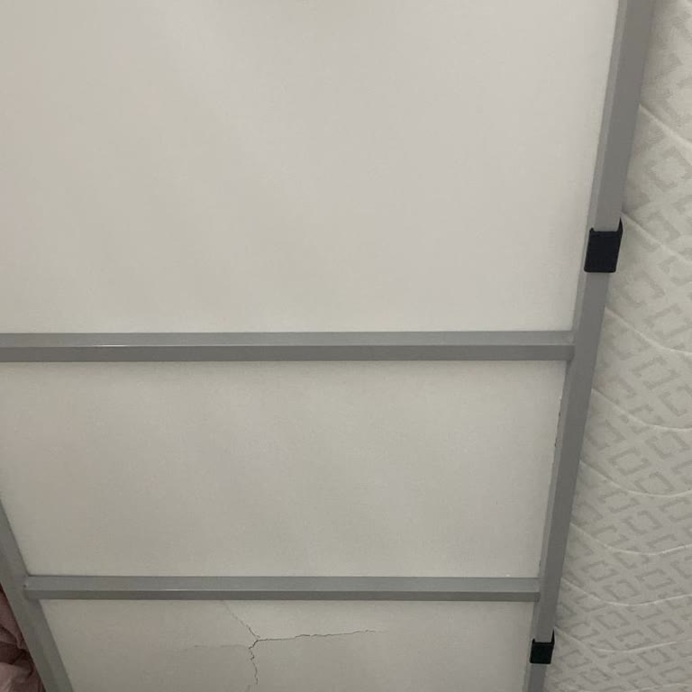 Divanev Mağazasında Kırık Ürün Ve İletişim Sorunları