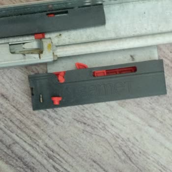 Çekmeceler Kapanmıyor: Ray İticileri Arızalandı!