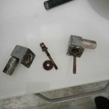 Seramiksan Klozet Kapağı Vidaları Paslanma Sorunu Ve Yedek Parça Eksikliği