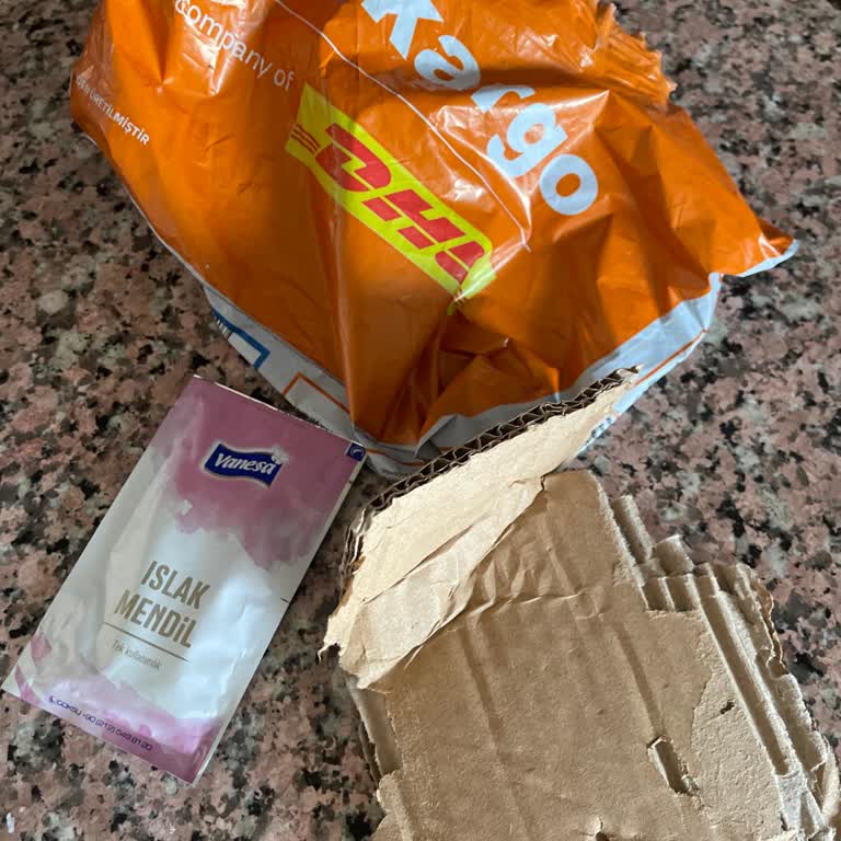 İndirimli Ürün Yerine Boş Karton Ve Islak Mendil Şoku