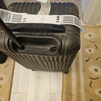 Valiz Hasarı Ve Yetersiz Müşteri Hizmeti: Ankara-Van Uçuşunda Yaşanan Sorun