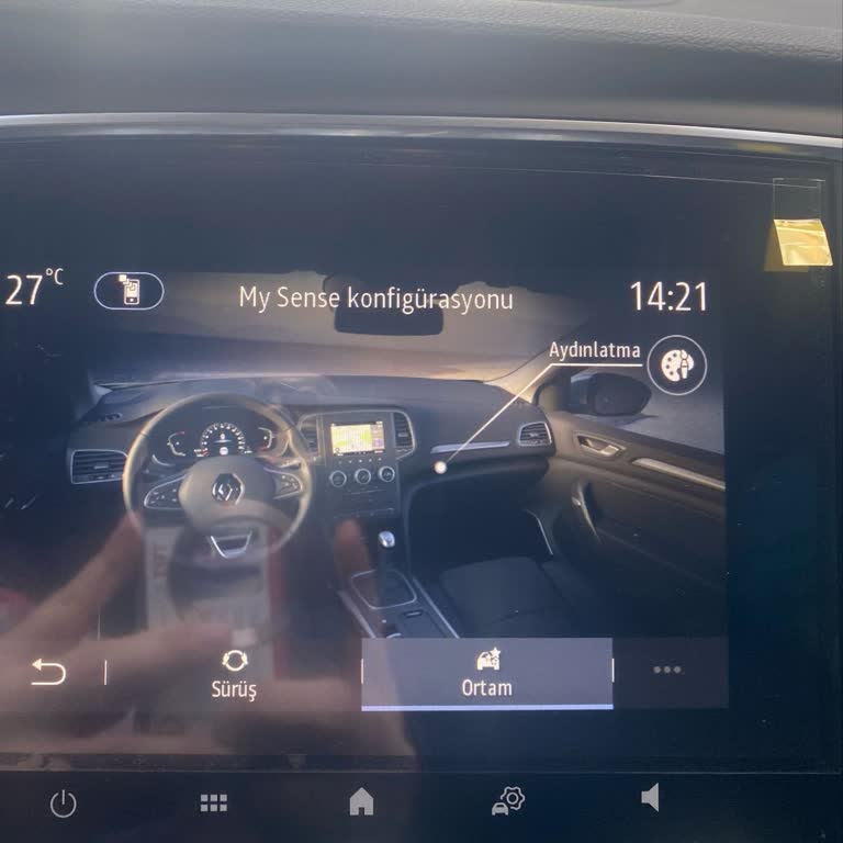 Yeni Alınan Renault Megane'da Akü Ve Gösterge Paneli Sorunları