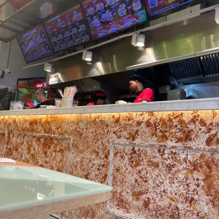 Kadıköy Şubesinde Yavaş Ve İlgisiz Hizmet