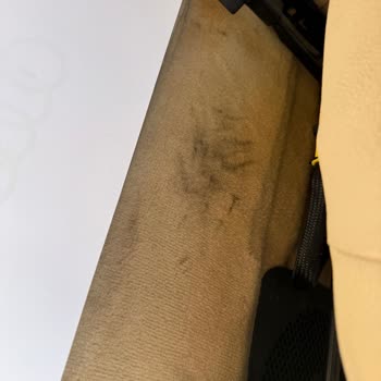 BMW Yetkili Servisinde Yağlı Kıyafet Skandalı