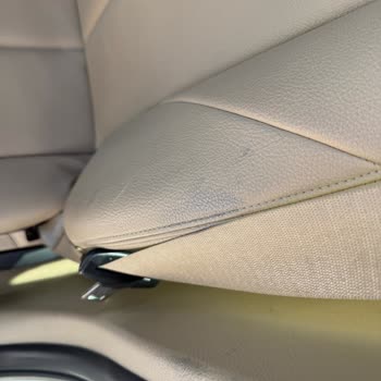 BMW Yetkili Servisinde Yağlı Kıyafet Skandalı