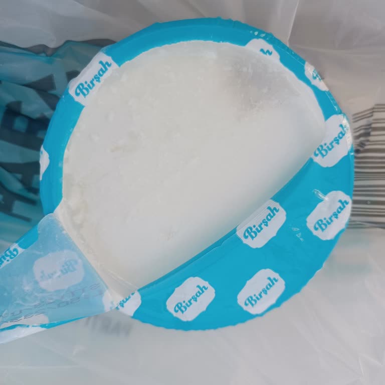 Küflü Yoğurt Ve İlgisiz Hizmet