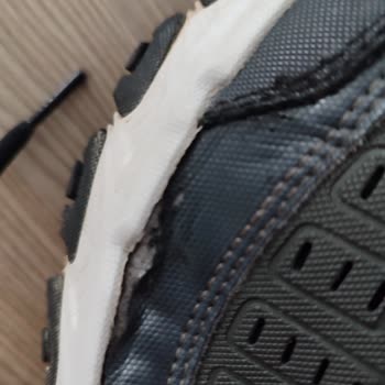 Skechers Ayakkabıda Hayal Kırıklığı: 10 Gün İçinde Yırtılan Ürün Ve Garanti Sorunu