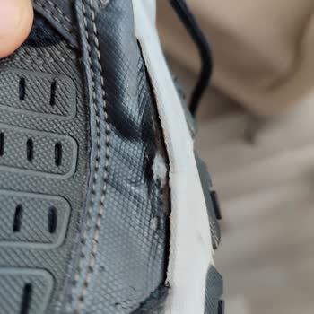 Skechers Ayakkabıda Hayal Kırıklığı: 10 Gün İçinde Yırtılan Ürün Ve Garanti Sorunu