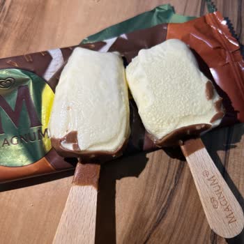 Magnum Mini Dondurma İçinden Pütürlü Şeyler Çıktı
