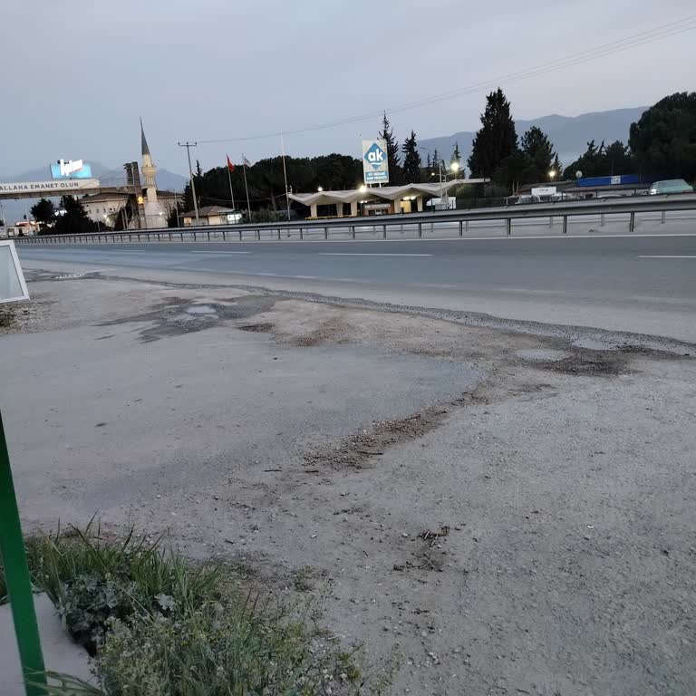 Otobüsler Yolcu Almadan Geçiyor