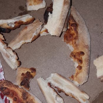 Domino's Pizza Hayal Kırıklığı: Soslu Hamur Ve Eksik Malzeme