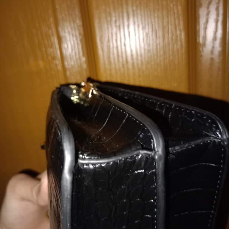 Nine West Defolu Çanta Mağduriyeti: Yenisiyle Değişim Talebi