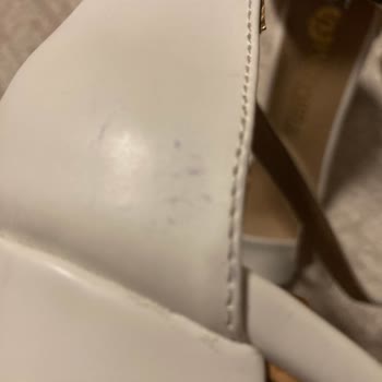 FLO'dan Aldığım Ayakkabılar Hayal Kırıklığı Yarattı: Kusurlu Ve Kalitesiz Ürünler