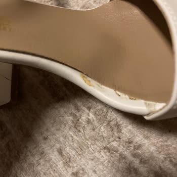 FLO'dan Aldığım Ayakkabılar Hayal Kırıklığı Yarattı: Kusurlu Ve Kalitesiz Ürünler