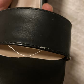 FLO'dan Aldığım Ayakkabılar Hayal Kırıklığı Yarattı: Kusurlu Ve Kalitesiz Ürünler