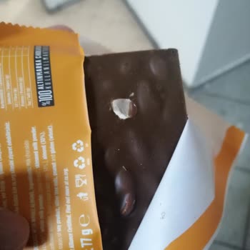 Bademli Tambol Çikolatasında Bozuk Badem Şoku