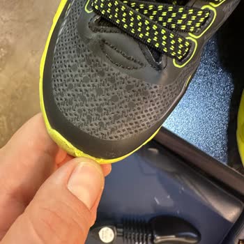 Çocuk Ayakkabısında Beklenmedik Hasar Ve Mağaza İlgisizliği