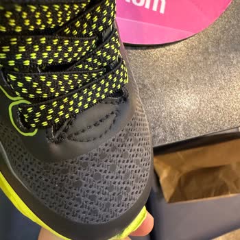 Çocuk Ayakkabısında Beklenmedik Hasar Ve Mağaza İlgisizliği