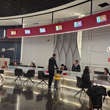 İstanbul Havalimanı'nda Uzun Bekleyiş Ve İlgisizlik