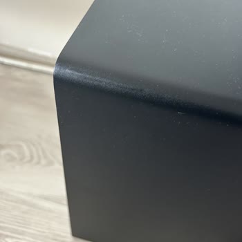 Samsung Subwoofer'da Kendiliğinden Kabaran Köşeler