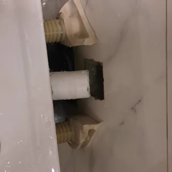 Dura Petra Asma Klozet Oturunca Kırıldı!