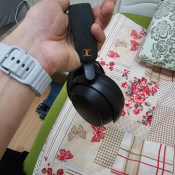 Sennheiser Momentum 4 SE Kulaklıkta Ses Patlaması Ve Cızırtı Sorunu