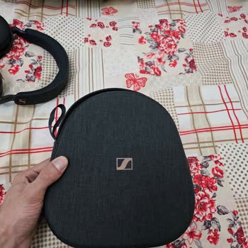 Sennheiser Momentum 4 SE Kulaklıkta Ses Patlaması Ve Cızırtı Sorunu