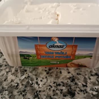 Aknaz Beyaz Peynir: Plastik Gibi Lezzetsiz Deneyim