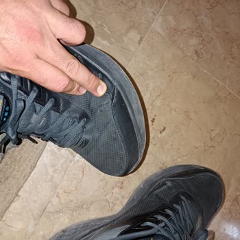 Skechers Ayakkabıları: Yüksek Fiyat, Düşük Dayanıklılık