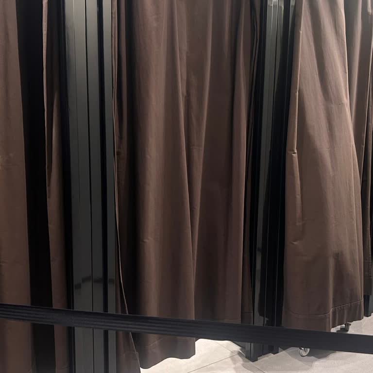 Zara Mağazasında Deneme Kabinleri Ve Kasa Yoğunluğu Sorunu