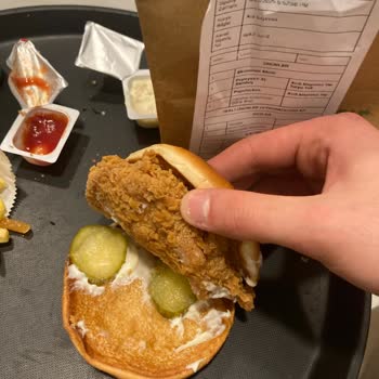 Popeyes Siparişlerinde Israrla Turşu Sorunu