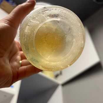 Starbucks İçecekte Saç Teli Şoku: Gıda Güvenliği Sorunu!