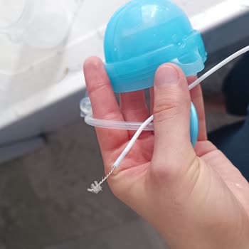 Munchkin бутылочка: проблема с чисткой щетки