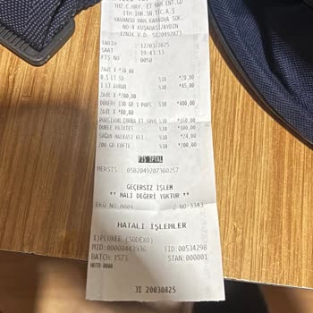 Kuşadası AVM Köfteci Yusuf'ta Ödeme Sorunu Ve Kötü Davranış