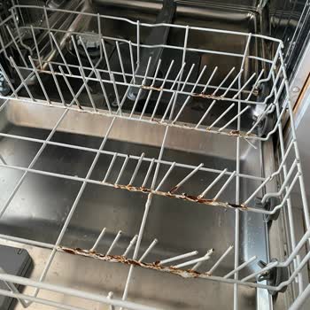 Bulaşık Makinesi Alt Sepetinde Çürüme Sorunu