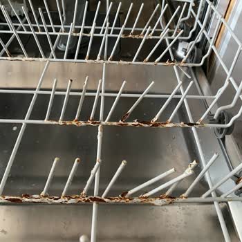 Bulaşık Makinesi Alt Sepetinde Çürüme Sorunu