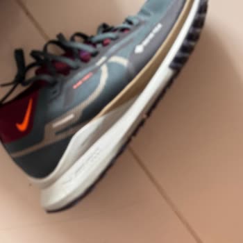 Nike Ayakkabılarında Rahatsız Edici Sıkma Sorunu