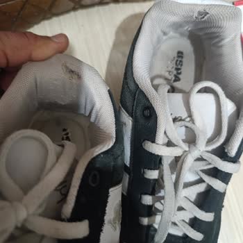 Garanti Süresindeki Ayakkabı Yırtığına Çözüm Bulunamadı