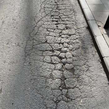Nişantaşı'nda Bozuk Asfalt Sorunu