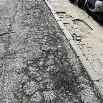 Nişantaşı'nda Bozuk Asfalt Sorunu