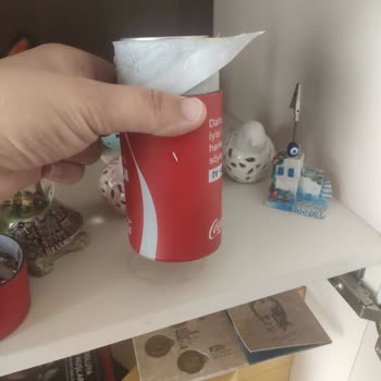 Koleksiyon Ürünlerime Zarar Veren Patlayan Kutu Kola