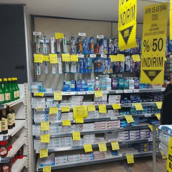 Onur Market'te SKT Geçmiş Ürün Skandalı
