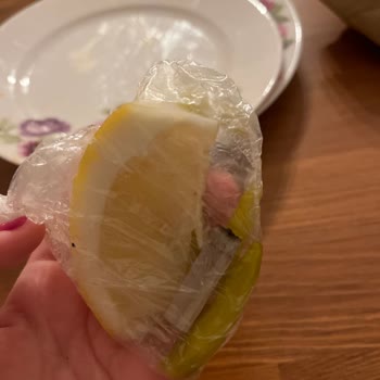 Turşu Poşetinde Sigara İzmariti Şoku