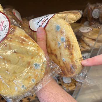 Küflü Ekmek Satışı Ve İlgisiz Personel