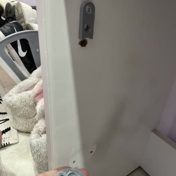 Adore Mobilya Ayakkabılık Plastik Parçaları Sorunu