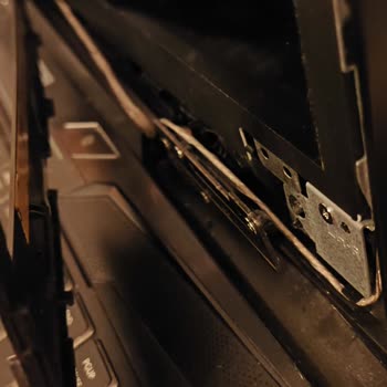 Monster Notebook İle Sürekli Arıza Yaşayan Müşteri Yardım Bekliyor