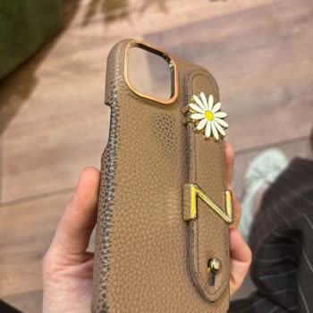 Kalitesiz Telefon Kılıfı: Hızla Yıpranan Ürün