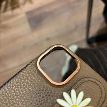 Kalitesiz Telefon Kılıfı: Hızla Yıpranan Ürün