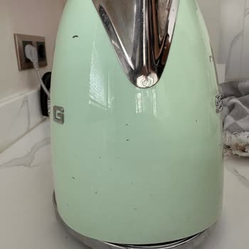 Smeg Kettle'ın İlk Kullanımda Soyulması